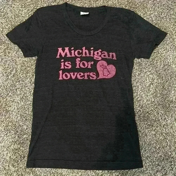 EUC Women’s Scoop Neck T-shirt “Michigan is for Lovers” - Size M - Picture 1 of 1
